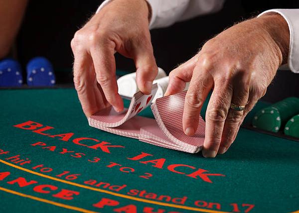 Things Players Should Check on a Singapore online casino