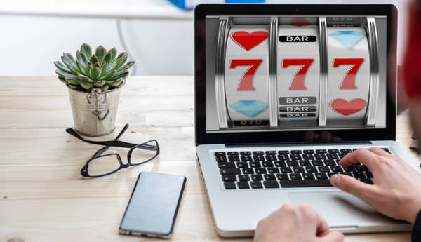 Comparing Gaming Menus at a Singapore online casino